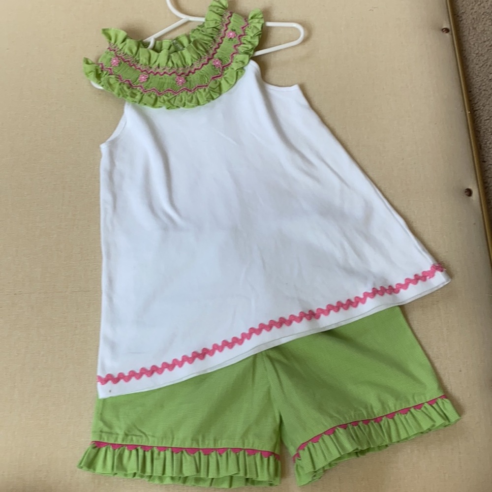 COPY - Smocked boutique  Girls Outfit (new condition)